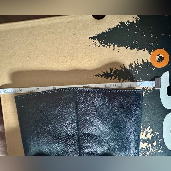 BOGS MID CALF LEATHER BOOT - Picture 12 of 12